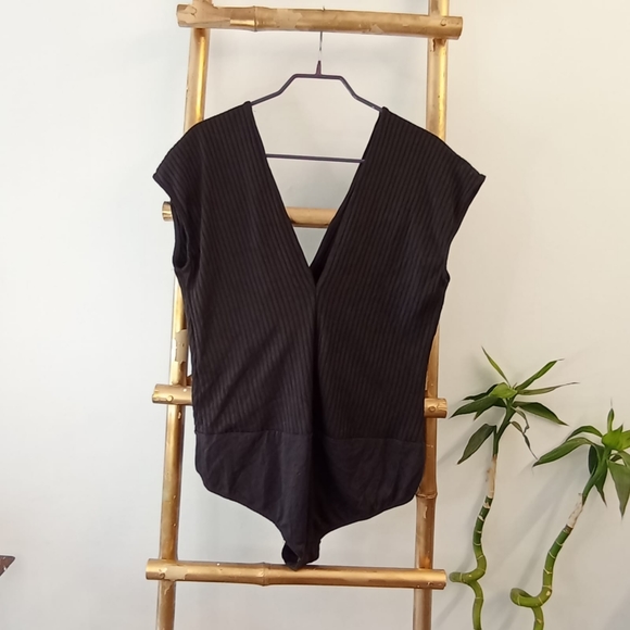 Zara Ribbed Bodysuit - Picture 5 of 12